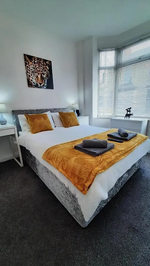 Finsbury House 3 Bedrooms Workstays Uk Video Tour Available Middlesbrough 0*,