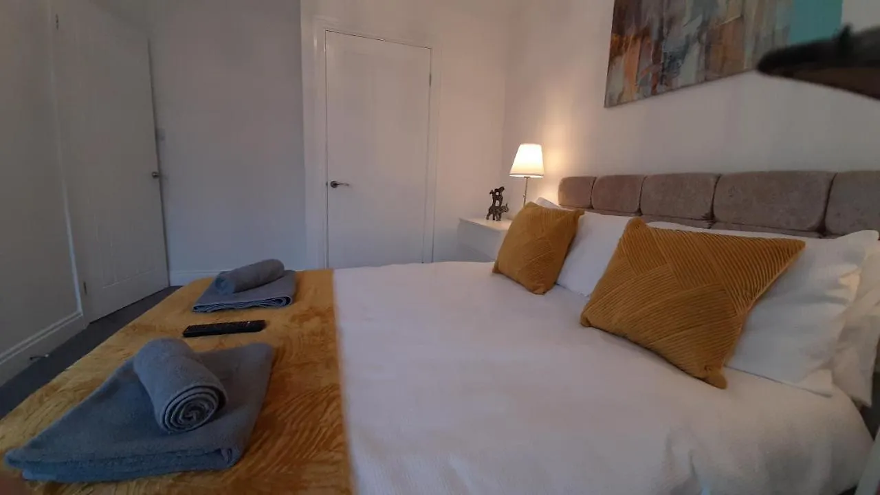 Finsbury House 3 Bedrooms Workstays Uk Video Tour Available Middlesbrough 0*,  United Kingdom